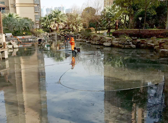 伊金霍洛景观池淤泥清理